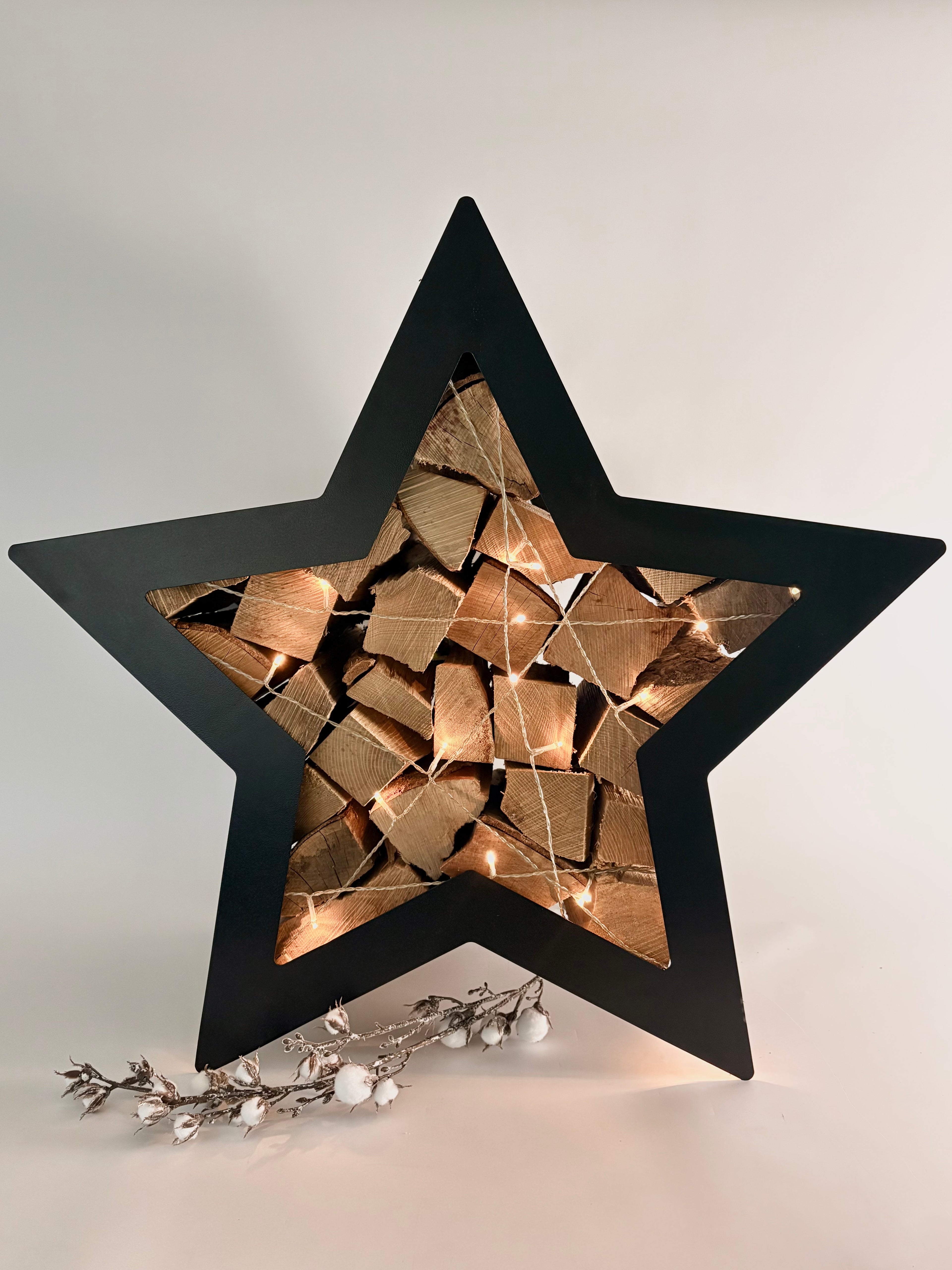 Holzständer in Herzform