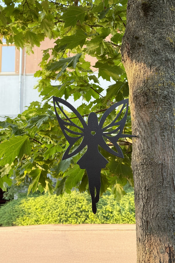Metall Baumstecker "Fee" – Filigrane Gartendeko aus pulverbeschichtetem Stahl
